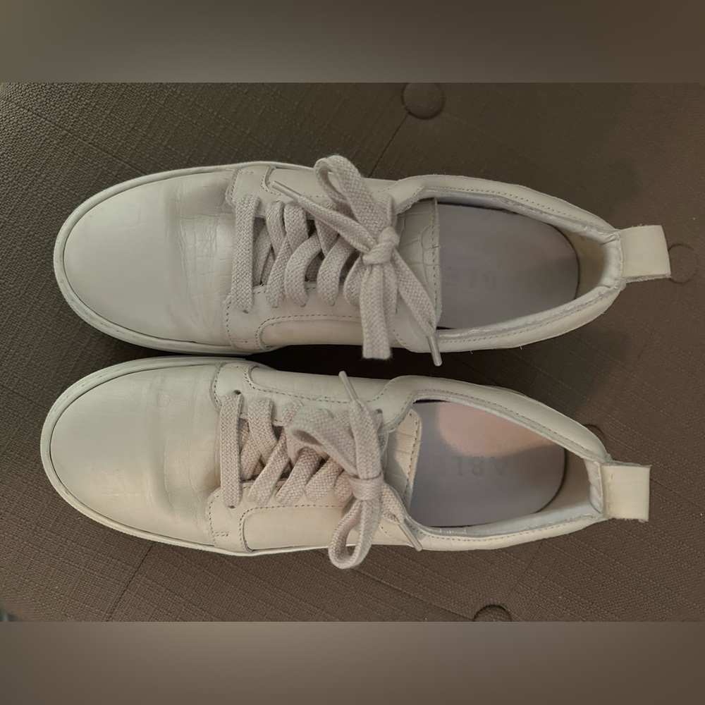 Able leather sneaker